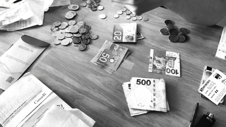 Permanent Tourist: Image 4