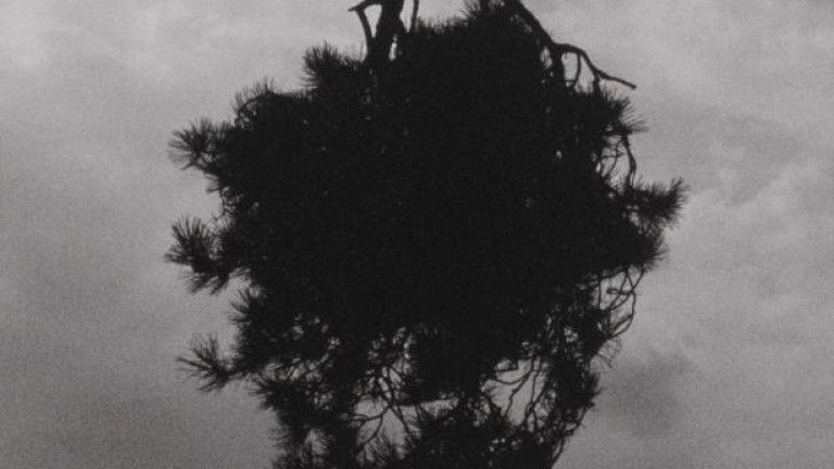 Let the Red Moon Burn: Image 1